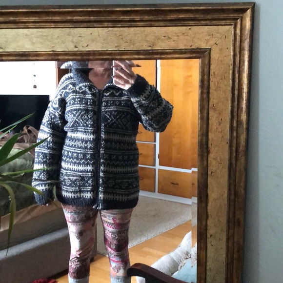 Wool sweater - Picture 2 of 2